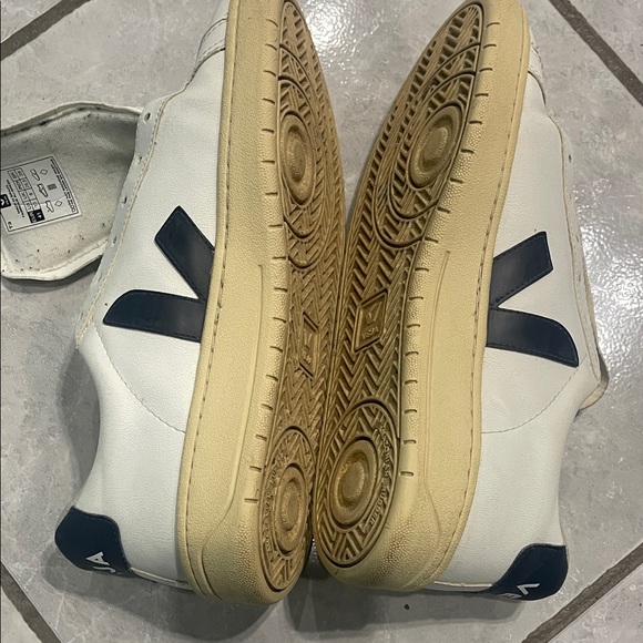 Veja women’s White and Tan Sneakers with Black Accents - Picture 2 of 3